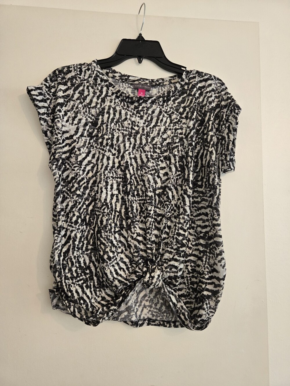 Vince Camuto Black & White Animal Print Short Sleeve Top